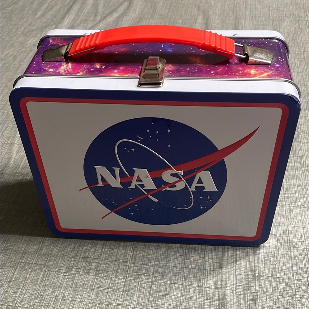Pre-owned NASA Embossed Tin Lunch Box